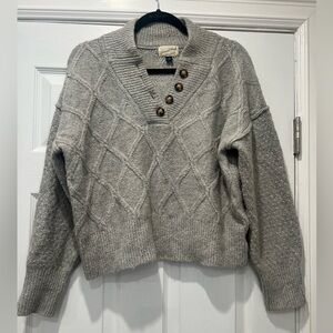 Universal Thread Gray V-Neck Buttoned Women Sweater